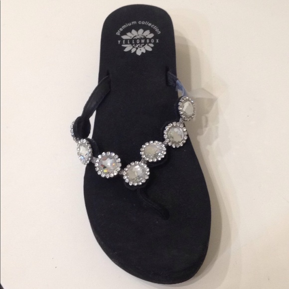 Yellow Box Premium Collection Swarovski  Crystal - Picture 1 of 2